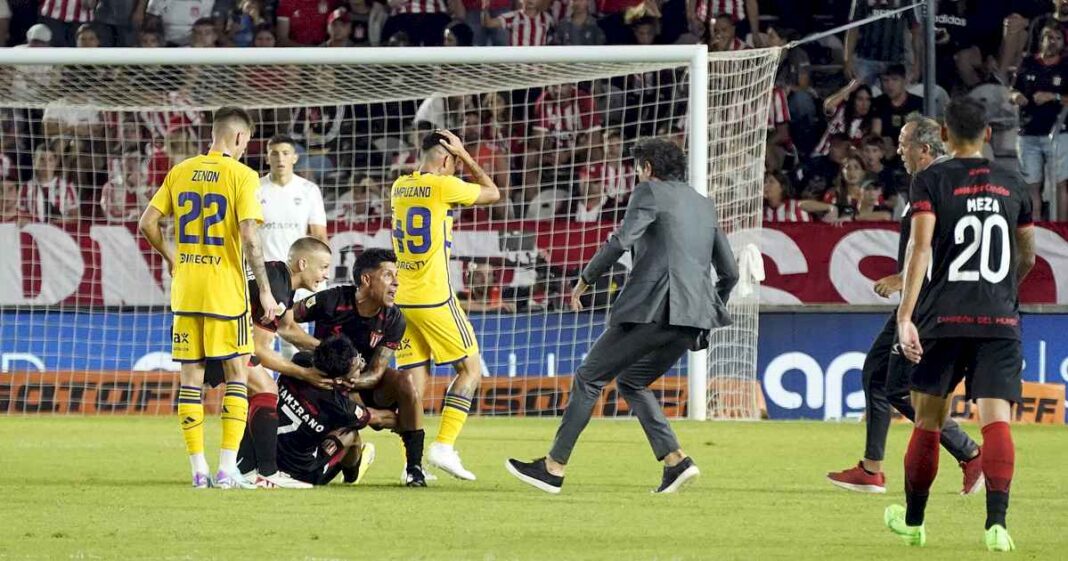 estudiantes-–-boca:-cronica-de-la-noche-en-la-que-el-drama-le-gano-al-futbol-y-al-fin-el-show-no-continuo