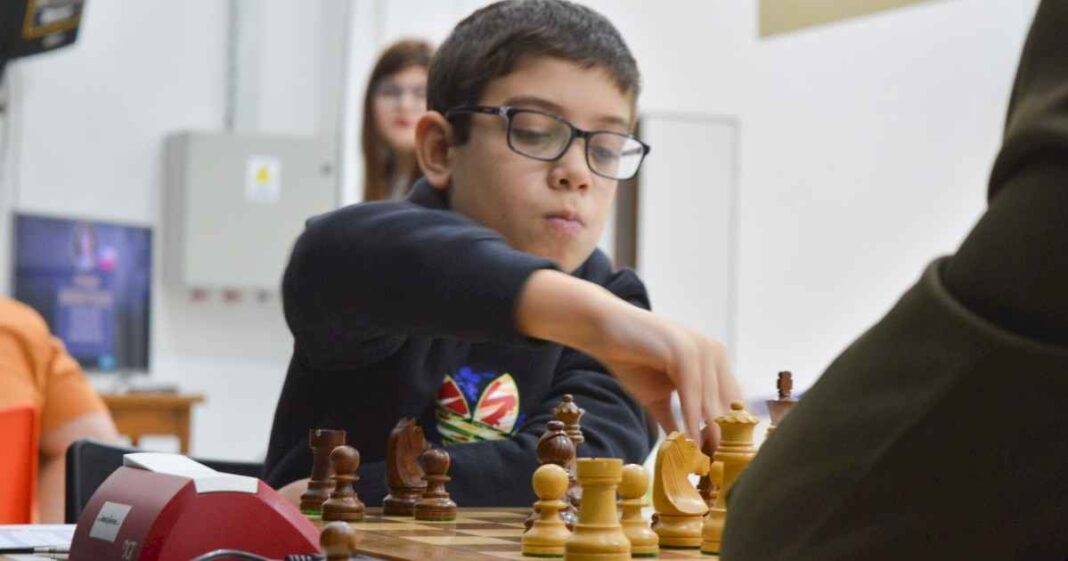 faustino-oro-y-un-triunfo-impactante:-le-gano-a-magnus-carlsen,-el-numero-1-del-mundo-del-ajedrez