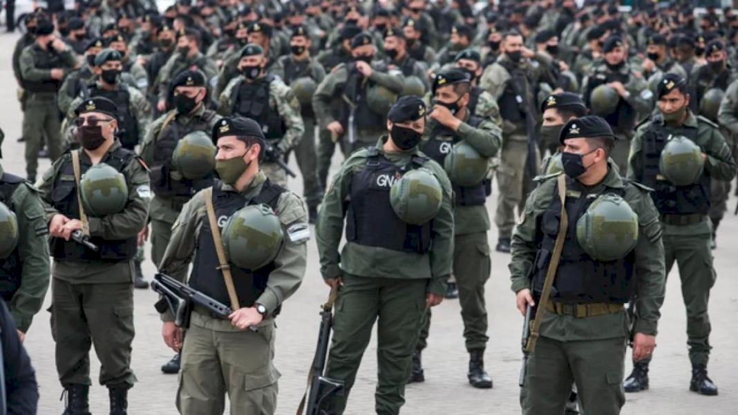 el-gobierno,-en-alerta-por-tension-en-venezuela:-milei-enviara-gendarmes-a-la-embajada-argentina