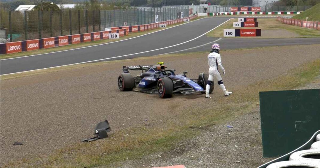 formula-1:-logan-sargeant-y-un-durisimo-accidente-con-el-williams-«maldito»-de-alex-albon-en-la-primera-practica-del-gran-premio-de-japon