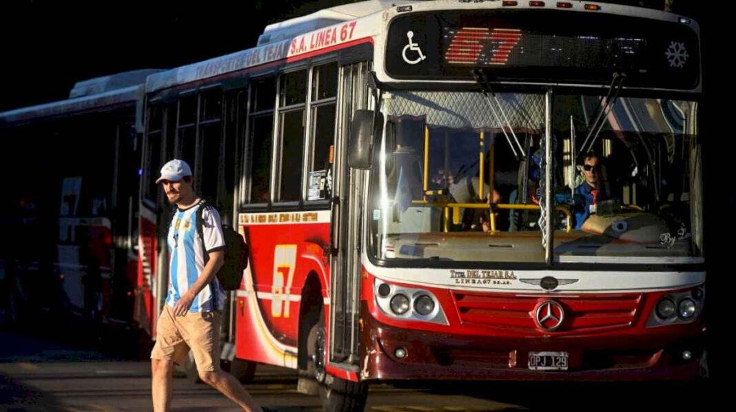 la-uta-amenazo-con-realizar-un-paro-de-colectivos-este-jueves-en-medio-de-las-negociaciones-con-las-empresas