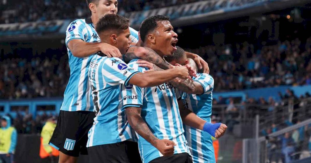 asi-quedaron-las-tablas-de-posiciones-de-la-copa-sudamericana:-racing-es-puntero-y-encarrila-la-clasificacion