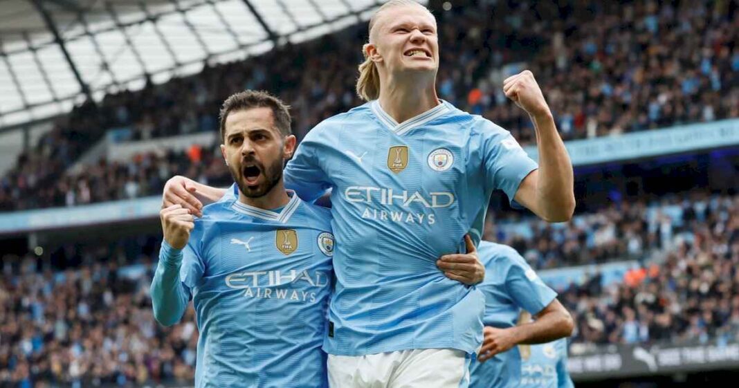 haaland-anoto-un-poker-en-menos-de-una-hora-y-julian-alvarez-aporto-lo-suyo-para-la-goleada-de-manchester-city:-que-pelea-cabeza-a-cabeza-con-arsenal