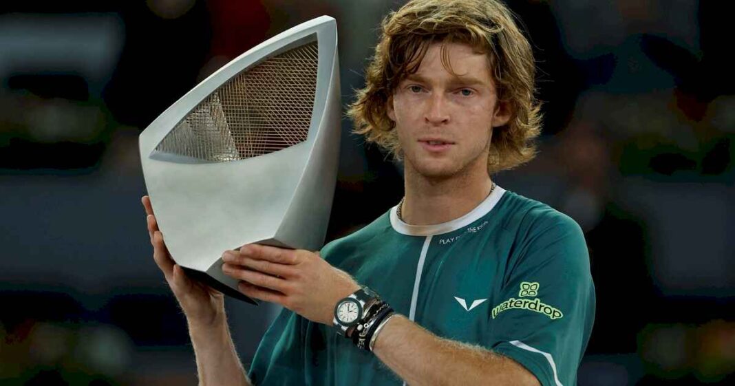 la-brutal-confesion-de-rublev-tras-ser-campeon-en-el-masters-1000-de-madrid:-«dentro-de-mi,-solo-hay-medicacion»