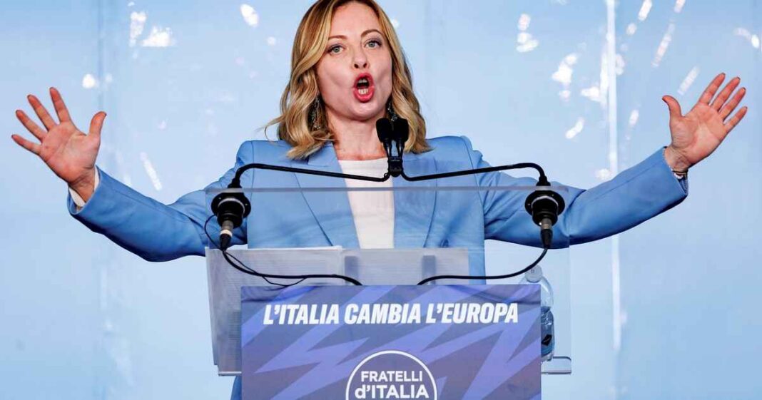 giorgia-meloni,-la-primer-ministra-de-italia-que-extrana-el-viejo-calcio-y-es-acusada-de-«camisetera»-por-cambiar-a-lazio-por-roma