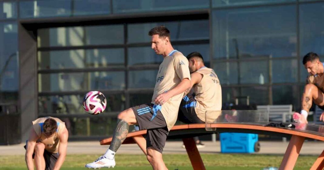 con-messi-a-la-cabeza,-la-seleccion-hizo-su-primera-practica-formal-en-miami-e-inicio-la-cuenta-regresiva-para-la-copa-america