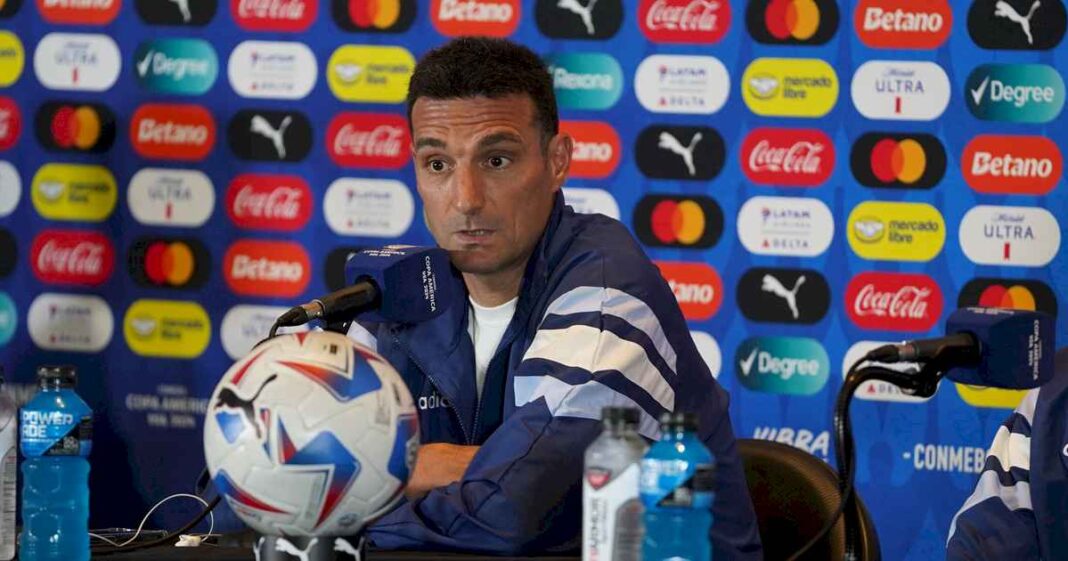 lionel-scaloni:-que-le-regalo-a-messi-y-como-manejar-la-rivalidad-con-chile