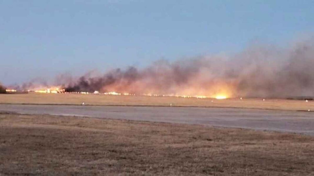 tragedia-en-el-aire:-se-estrello-un-avion-de-la-fuerza-aerea-y-murio-el-piloto