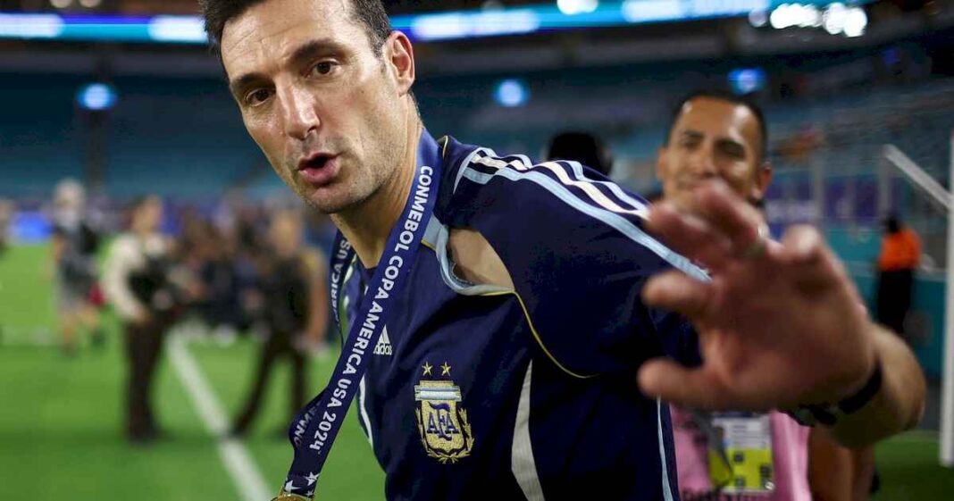 lionel-scaloni-y-la-historia-de-amistad-detras-de-la-camiseta-de-la-seleccion-que-uso-para-festejar-la-copa-america