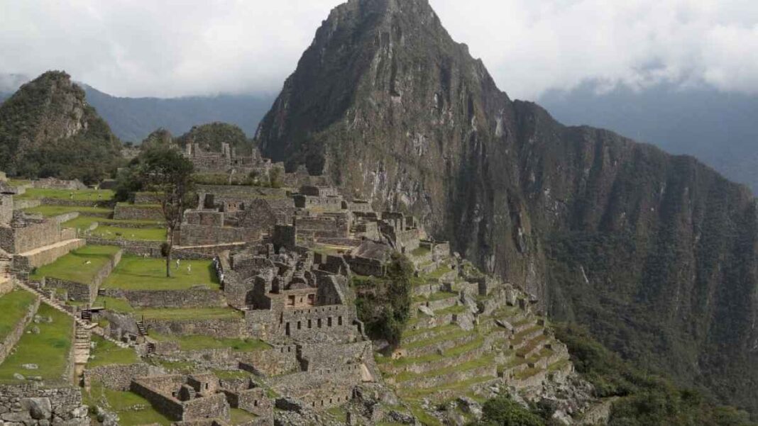 un-argentino-murio-frente-a-su-esposa-mientras-hacian-una-excursion-en-machu-picchu