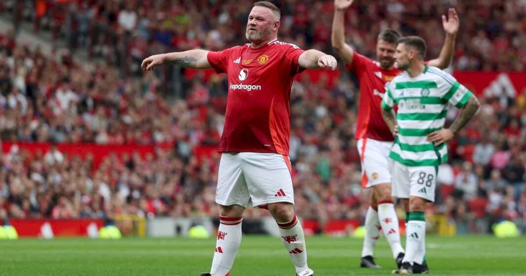 wayne-rooney-volvio-a-old-trafford,-metio-un-golazo-de-tiro-libre-y-emociono-a-los-hinchas-del-manchester-united