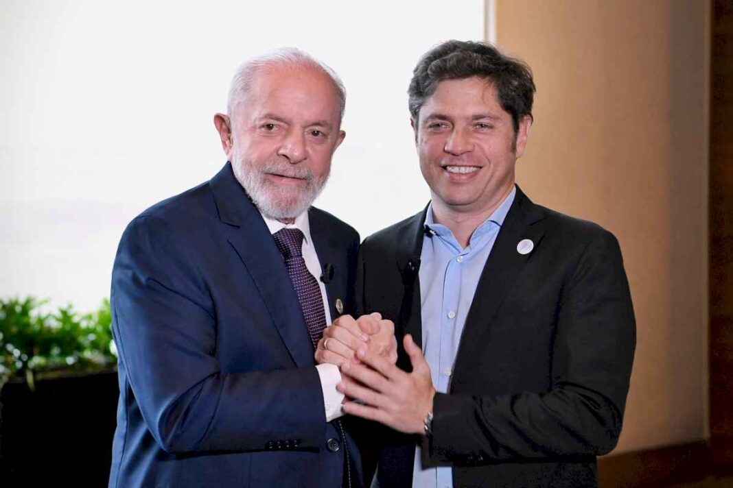 axel-kicillof-asiste-a-la-asuncion-de-la-presidenta-de-mexico-mientras-que-javier-milei-envio-solo-al-embajador