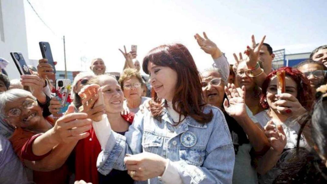 en-modo-candidata,-cristina-kirchner-fue-a-la-matanza-y-pidio-que-la-gente-«se-organice»