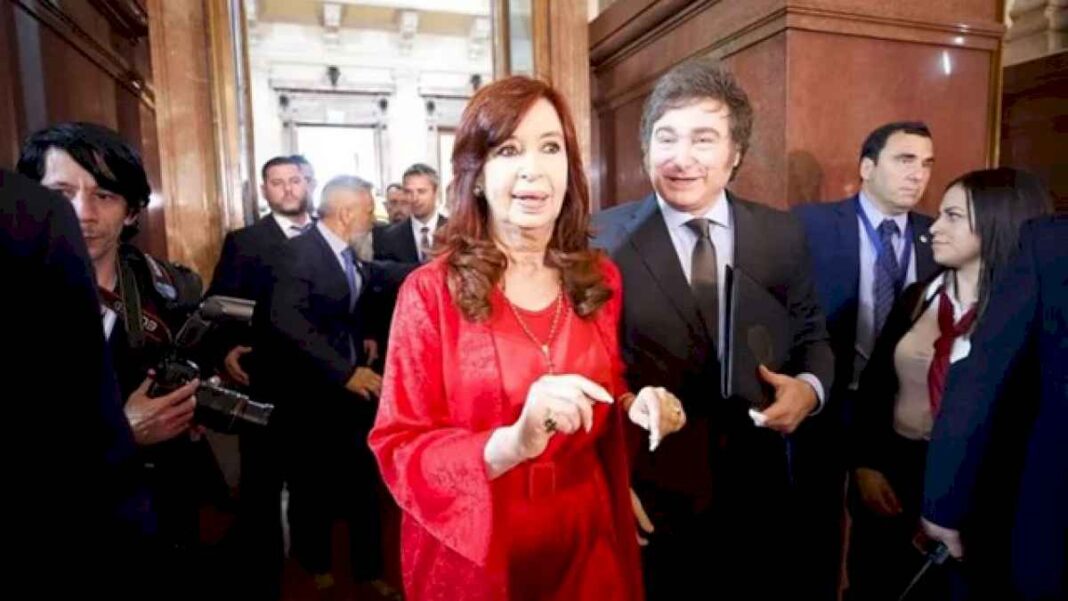 javier-milei-critico-duramente-a-cristina-kirchner,-a-quien-acuso-de-no-entender-«una-simple-metafora»