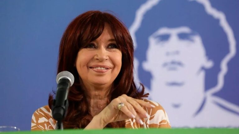 Cristina Fernández de Kirchner, es la presidenta del Partido Justicialista