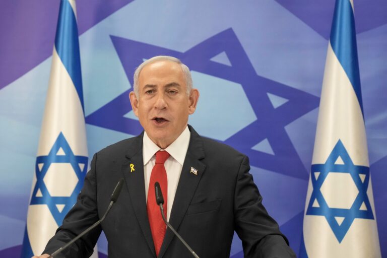 Israel dice que hubo una crisis de última hora con Hamas y que se demora la aprobación del acuerdo por los rehenes