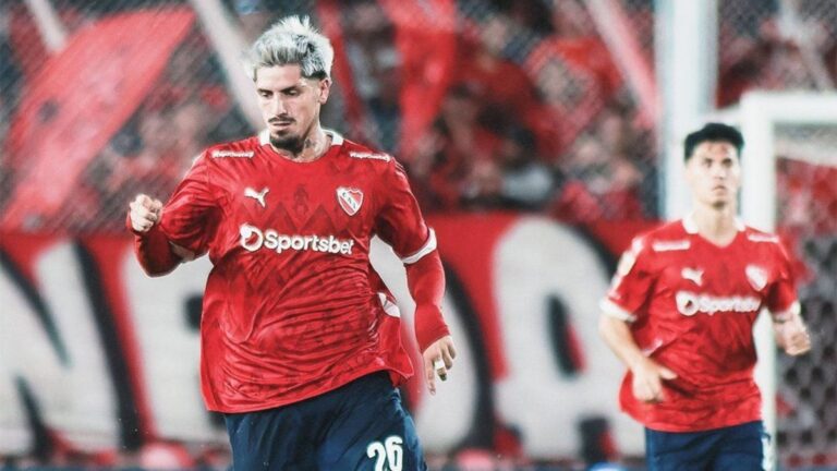 Independiente venció a Gimnasia y lidera el grupo con puntaje ideal