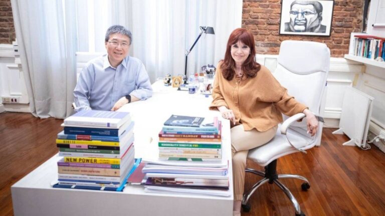 Cristina Kirchner se reunió con el economista surcoreano que liquidó a Javier Milei
