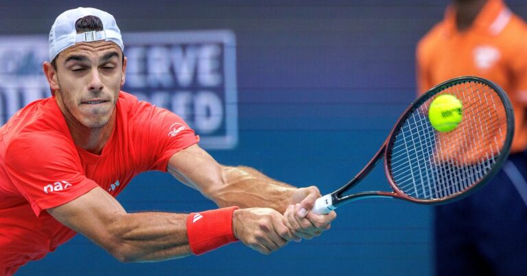 Cerúndolo quedó afuera en Miami tras casi tres horas de pelearla con Dimitrov