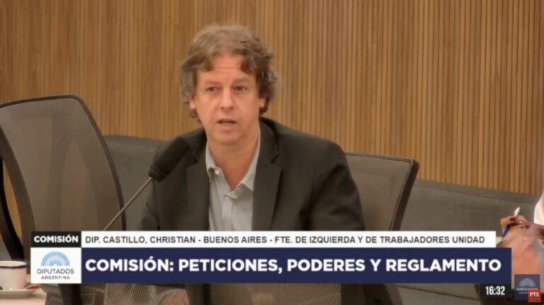 Castillo: «Remover el busto de Osvaldo Bayer, prócer de nuestra historia, fue un acto de barbarie»