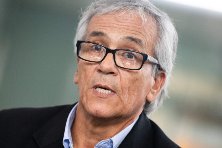 Juan Castillo apretó al fiscal que investiga corrupción en el Partido Comunista