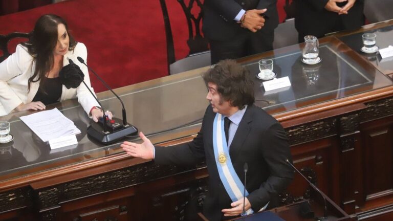 Tras el revés en el Senado, Javier Milei llamó «traidora» a Victoria Villarruel