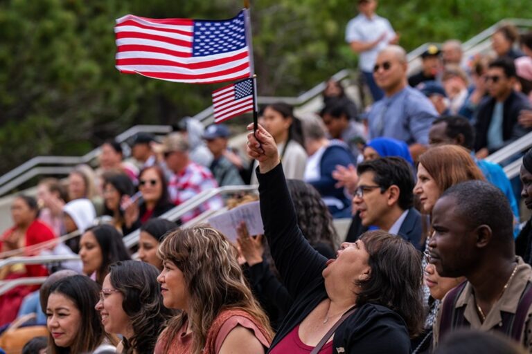 Ciudadanía americana, sin examen de inglés: estas personas están exentas en julio de 2025