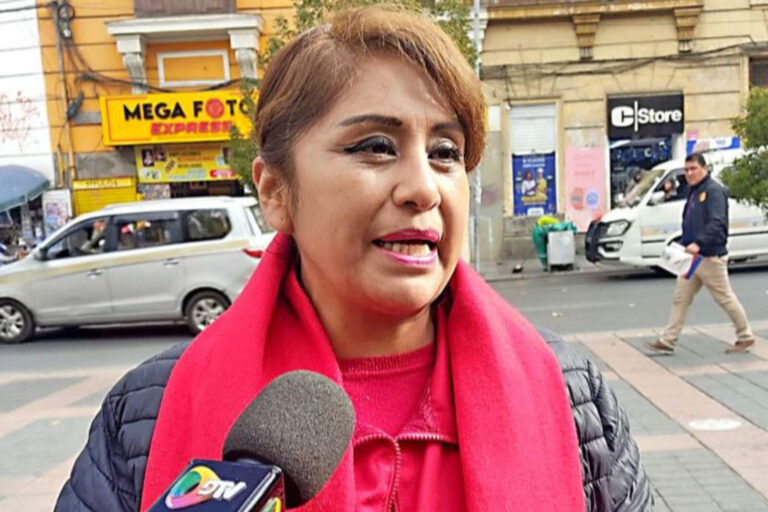 Denunciaron a la terrorista Ruth Nina: Cívicos le pidieron entregarse a la Justicia
