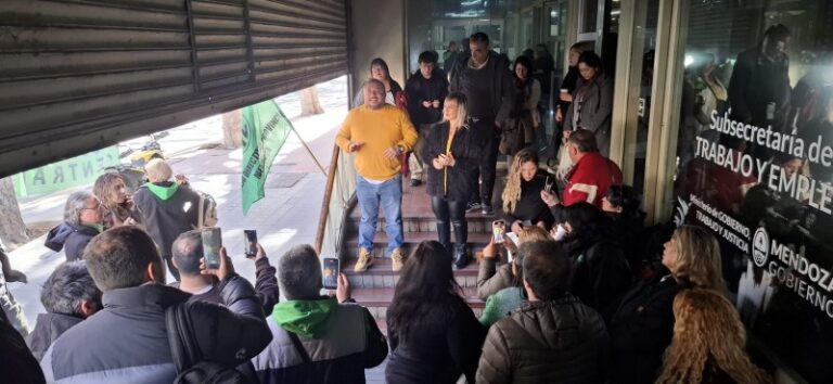 Trabajadores de la salud anuncian paro tras rechazar la propuesta salarial del gobierno