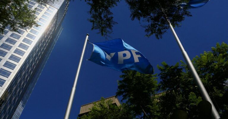 Juicio por YPF: hoy se resuelve en Estados Unidos si la Argentina tiene que entregar las acciones de la empresa petrolera