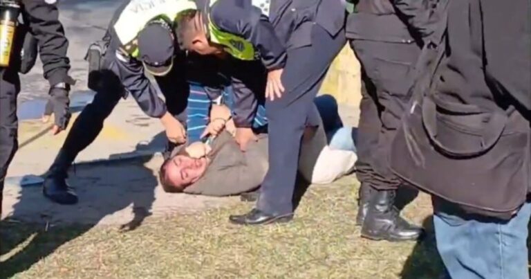 Otra vez represión en Yerba Buena. Con el PJ y la UCR, la represión avanza.