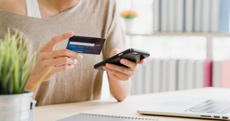 Tres de cada diez argentinos realizaron compras en el exterior en el último año