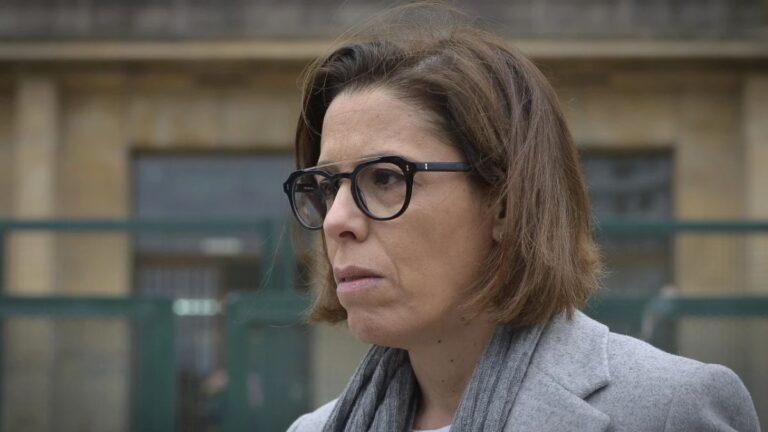 Ciudad se despegó del polémico video donde personas con uniformes del GCBA pegan afiches de La Libertad Avanza