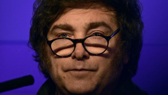 Qué podría aprender Javier Milei de su derrota en la provincia Buenos Aires