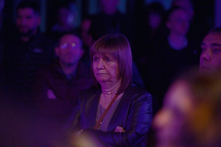 Bullrich a los gritos con Toto Caputo porque puso a un funcionario ex camporista