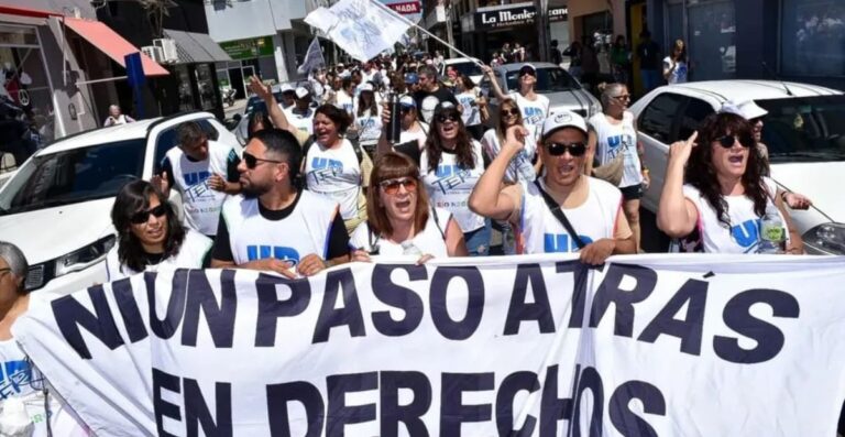 Rio Negro. Paritaria docente y estatal, acciones en unidad