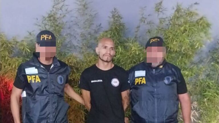 Detuvieron al «anarquista de la molotov» que arrojó una bomba en las protestas contra la reforma laboral en el Congreso