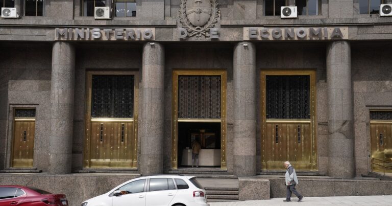 Por la baja de la recaudación y el costo de la reforma fiscal, el Gobierno tendrá que hacer un ajuste más fuerte del gasto