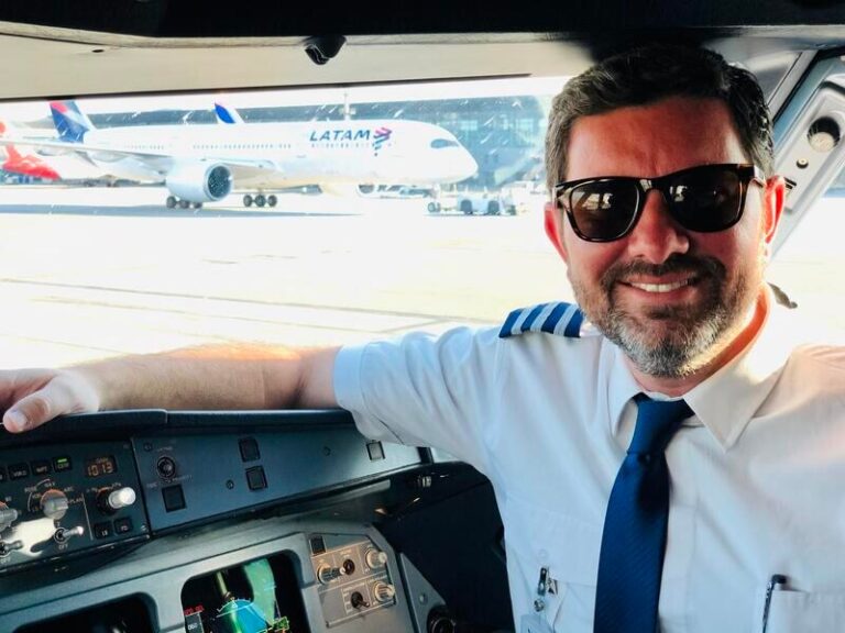 Un piloto de vuelos privados es quien facturó el viaje de Adorni de Punta del Este a San Fernando