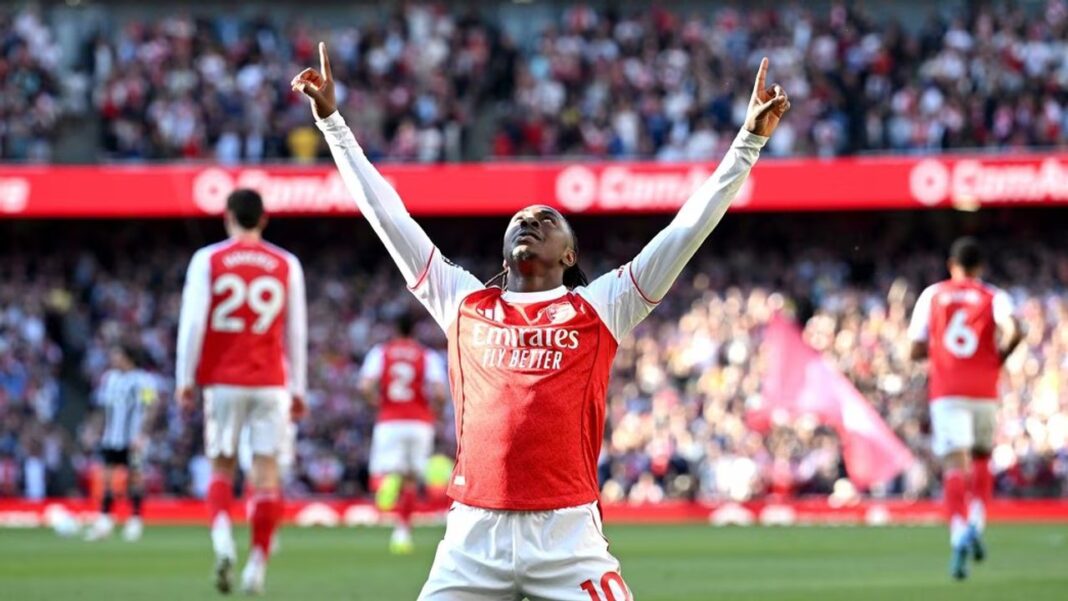 Jugadores del Arsenal celebrando el gol ante Newcastle en el Emirates Stadium