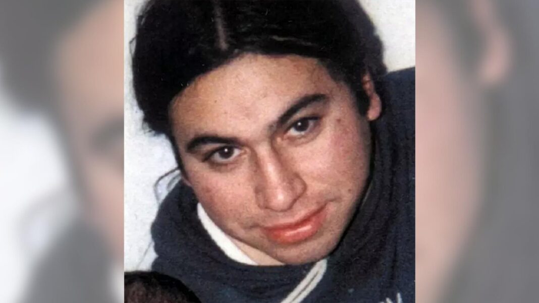 Ilustración referencial de una lupa sobre un mapa de la provincia de Chubut, en referencia a la búsqueda de Iván Torres.