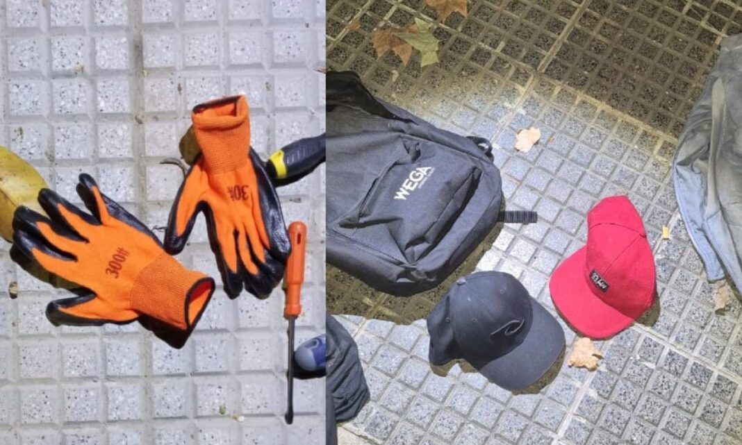 Efectivos policiales en procedimiento de seguridad en la vía pública