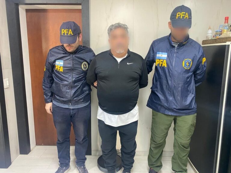 Allanamiento en distribuidora ilegal de alimentos en Exaltación de la Cruz