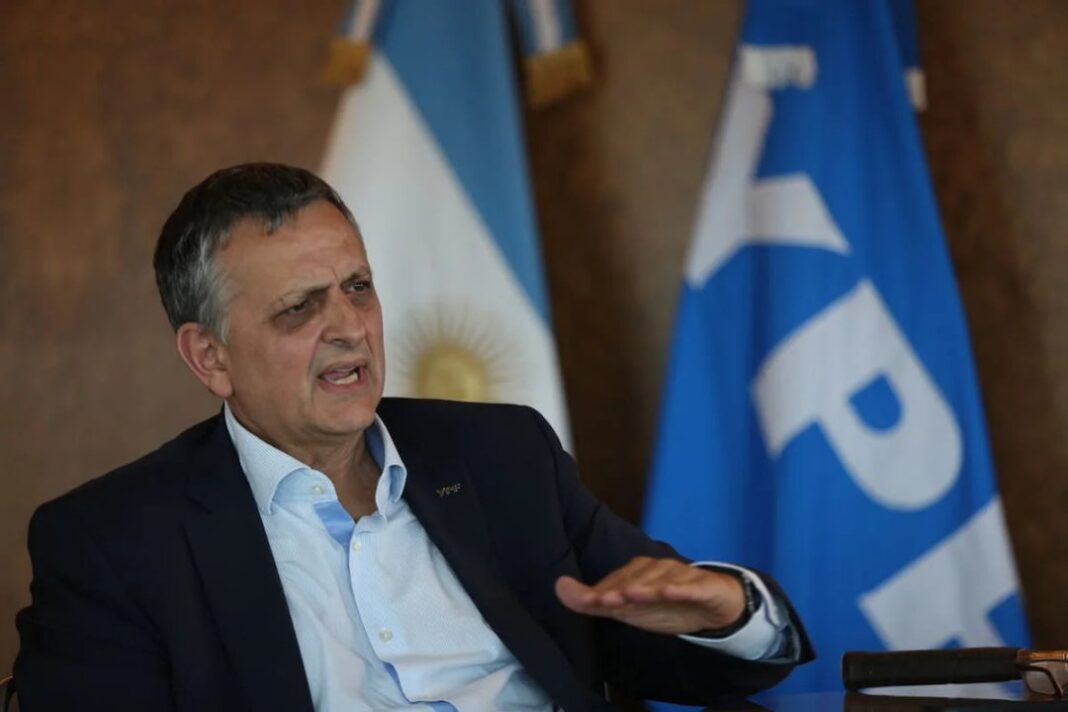 Horacio Marín, CEO de YPF, durante una conferencia o entrevista.