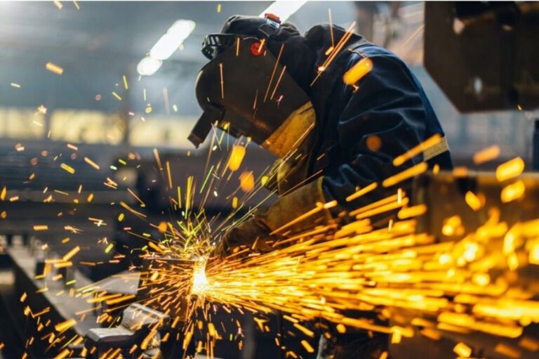 Gráfico de producción industrial con tendencia negativa en el primer trimestre de 2026