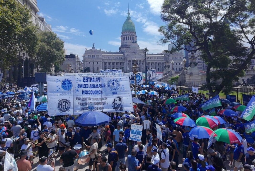 Marcha de intendentes bonaerenses frente al Ministerio de Capital Humano