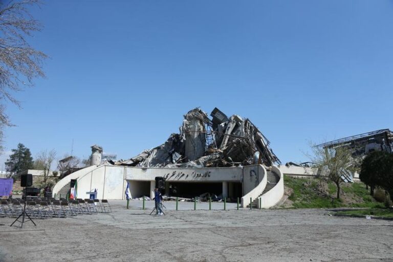 Fachada del Palacio de Golestán en Teherán, uno de los sitios históricos mencionados en el informe de daños.