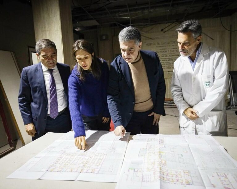 Jorge Macri y Fernán Quirós supervisan obras en el Hospital Fernández de Palermo