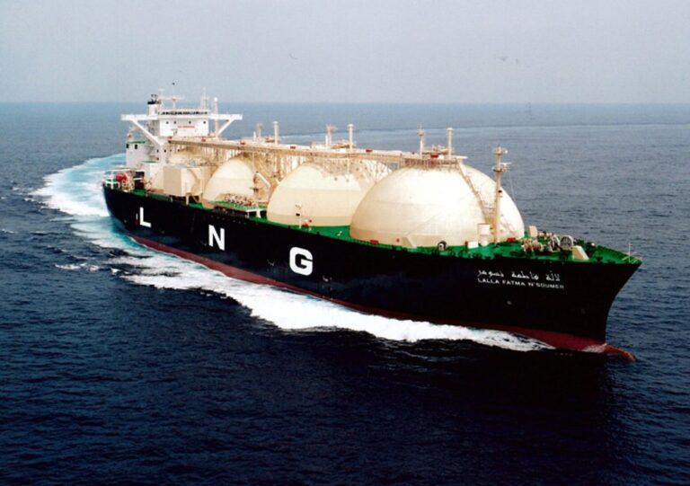 Ilustración de una terminal de regasificación de gas natural licuado (GNL)