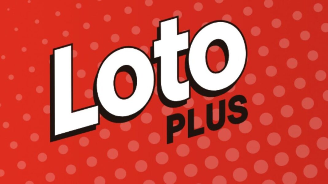 Boleto de Loto Plus con fondo de números y billetes de lotería